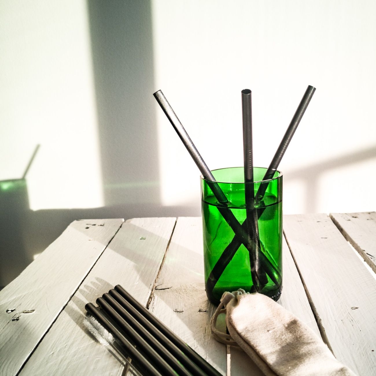 beUnik Nerezová brčka matná - sada 5 ks + kartáček