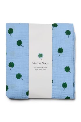 STUDIO NOOS - SWADDLE ZAVINOVAČKA Print Large | Light Blue Clover