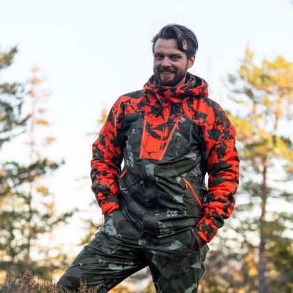 Bunda Bergans Hogna Camo V2 2L 2 Dark Green Mud Cam/Be Seen Orange Cam