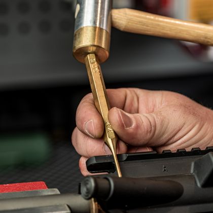 Sada mosazných vyrážečů Otis Brass Punch Set