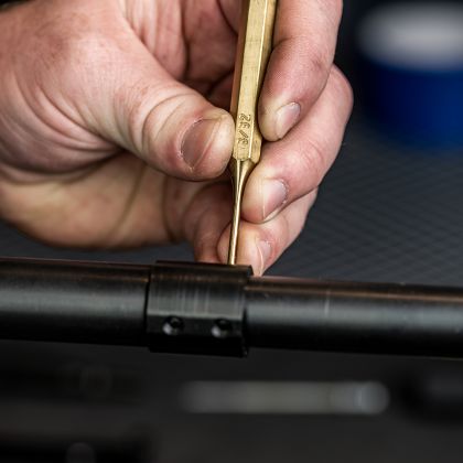 Sada mosazných vyrážečů Otis Brass Punch Set