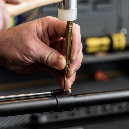 Sada mosazných vyrážečů Otis Brass Punch Set