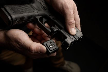 Svítilna SureFire XR2 se zeleným laserem
