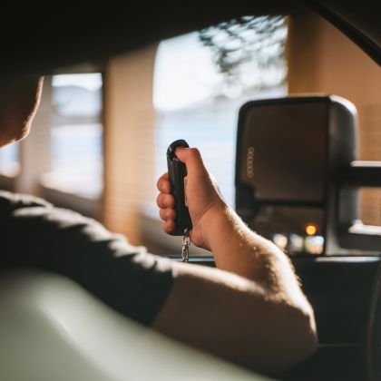 Pepřový sprej Sabre 3-IN-1 Pepper Gel, Černá