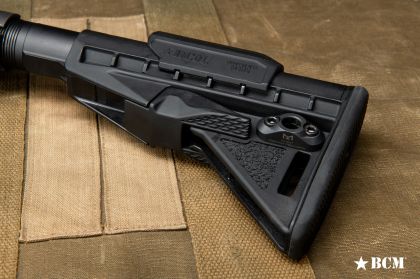 Pažba BCM Mod 3 s lícnicemi, AR-15 Mil-Spec, FDE