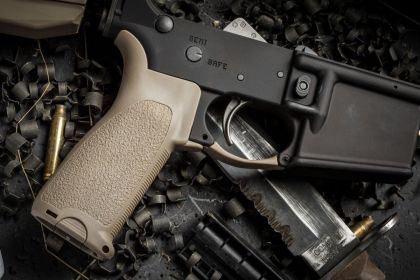 Pistolová rukojeť BCM AR-15 Grip Mod 3, FDE