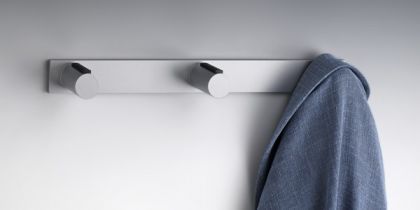 Věšák kovový na šroub se 3 háčky