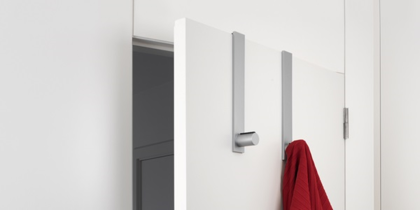 Háček na dveře zatloukací