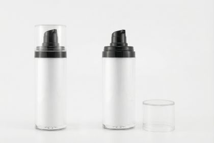30 ml airless lahvička mat s černými detaily