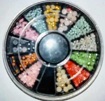 Perličky na nehty -různé barvy a velikosti