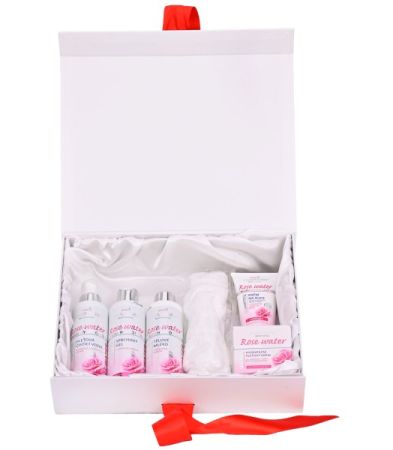 Dárkové balení kosmetiky s růžovou vodou