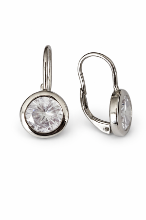 Stříbrné náušnice s čirým zirkonem – výrazný solitér s luxusním třpytem