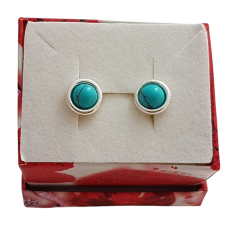 Stříbrné peckové náušnice s tyrkysem – čistá elegance v jemném detailu