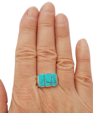 Stříbrný prsten s tyrkysem – moderní geometrie ve velikosti 59