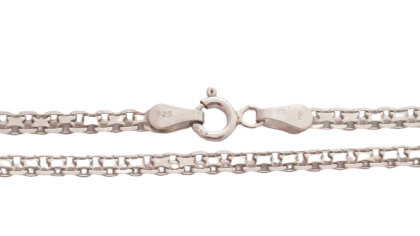 Stříbrný řetízek propletený