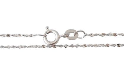 Drobný stříbrný řetízek