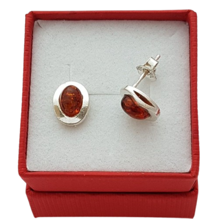 Stříbrné peckové náušnice s přírodním jantarem – decentní elegance v každém detailu