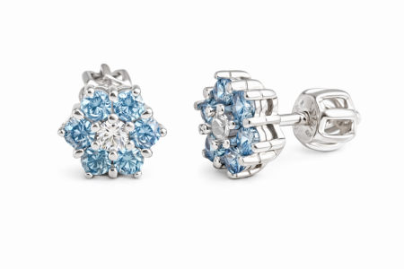 Stříbrné náušnice Pomněnky se zirkony – Jemný květ vzpomínek