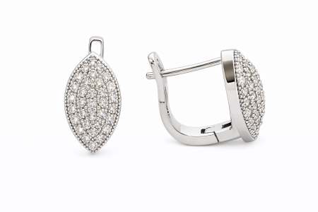 Stříbrné náušnice s čirými zirkony – Zářivá elegance v kapkovém tvaru