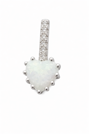 Stříbrný přívěsek Srdce s bílým opálem a zirkony – symbol lásky, čistoty a jemné elegance