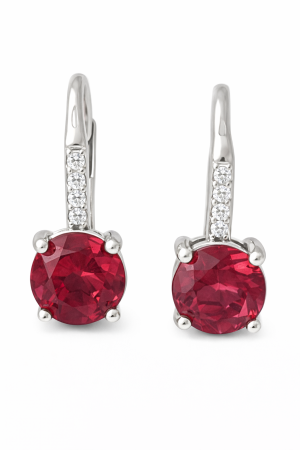 Stříbrné náušnice s červeným zirkonem – Jiskra vášně v jemné eleganci