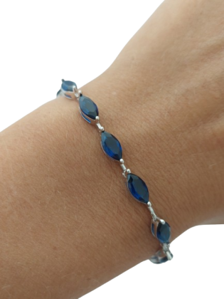 Stříbrný náramek s oválnými zirkony modrý