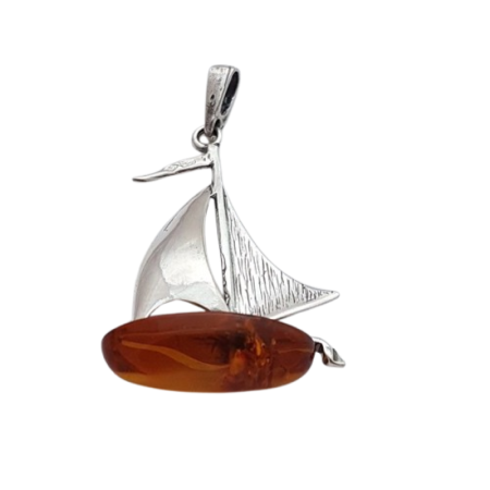 Jantarový přívěsek loď