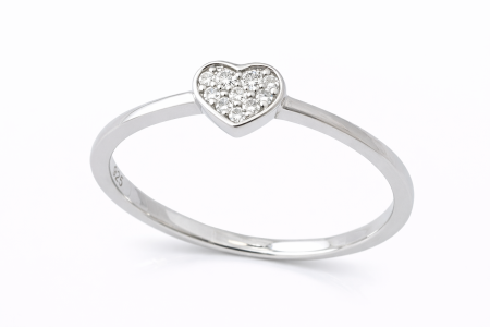 Stříbrný prsten se srdcovým designem se zirkony – jemný dámský prsten ve velikostech 54, 56