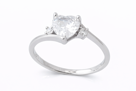 Stříbrný prsten se srdcovým designem se zirkonem – romantický dámský prsten ve velikostech 60, 62