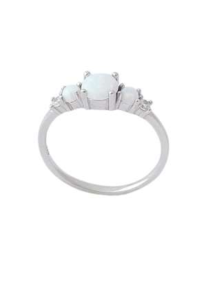 Opálový prsten tři opály bílý ve velikosti 57