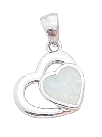 Stříbrný přívěsek Dvojité srdce s bílým opálem – symbol lásky, propojení a jemné harmonie