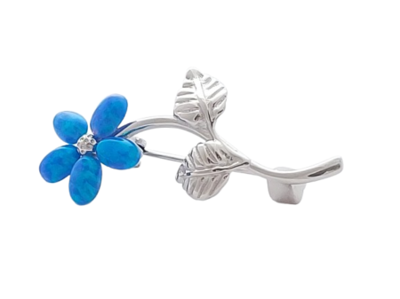 Stříbrná brož s modrým opálovým květem a listy - elegance inspirovaná přírodou