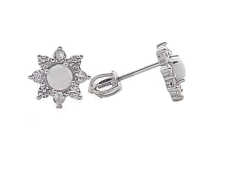 Opálové náušnice kytičky na šroubek s bílým opálem