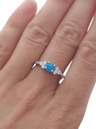 Opálový prsten s kulatým opálem a zirkony ve velikostech 53, 55, 57