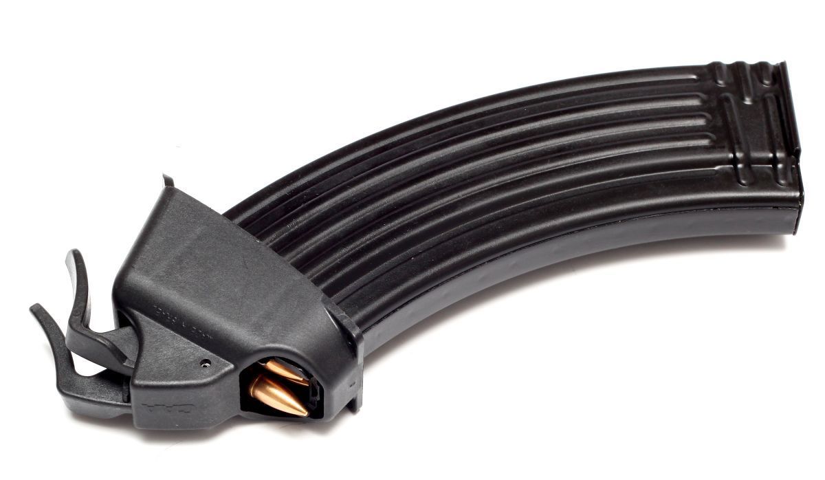 Nabíječ CAA pro zásobníky AK-47