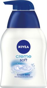 Nivea Creme Soft krémové tekuté mýdlo s dávkovačem, 250 ml